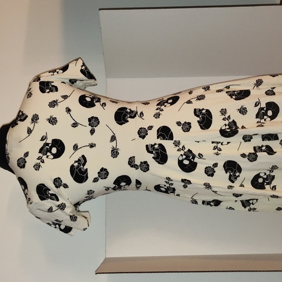 Cream & Black Skull Collared Dress Hot Topic Midnight Hour Size Small - Picture 3 of 9